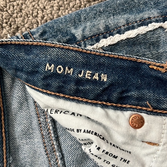 American Eagle mom jean size 4 regular - Picture 3 of 6